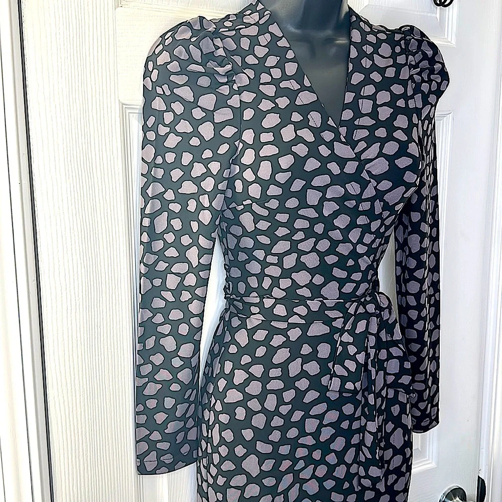 🔥 🔥 🔥 ALERT. POA! NWT WRAP AROUND 👗. It just don’t get NO BETTER. Maxi fit! - Picture 8 of 12